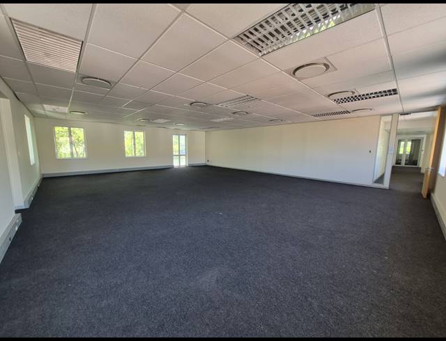 566M² OFFICE TO LET IN SANDTON CENTRAL